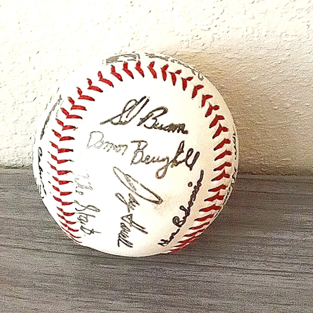 Atlanta Braves Team Authentic Autographs